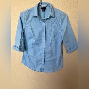 Liz Claiborne Comfort Women’s XS blue shirt with half sleeves
